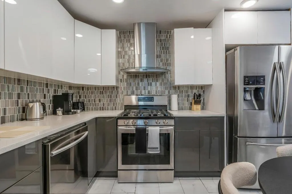 Deluxe 2Br Condo - Free Parking - 25 Min To Nyc - Sleeps 6 North Bergen Apartment