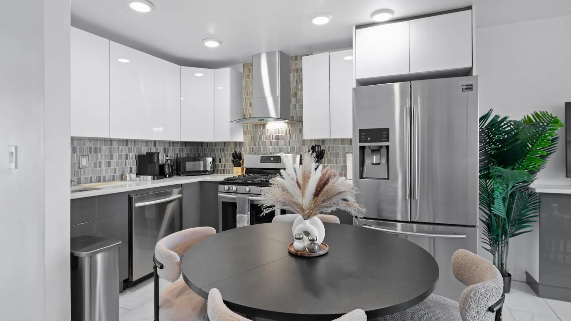 Deluxe 2Br Condo - Free Parking - 25 Min To Nyc - Sleeps 6 North Bergen